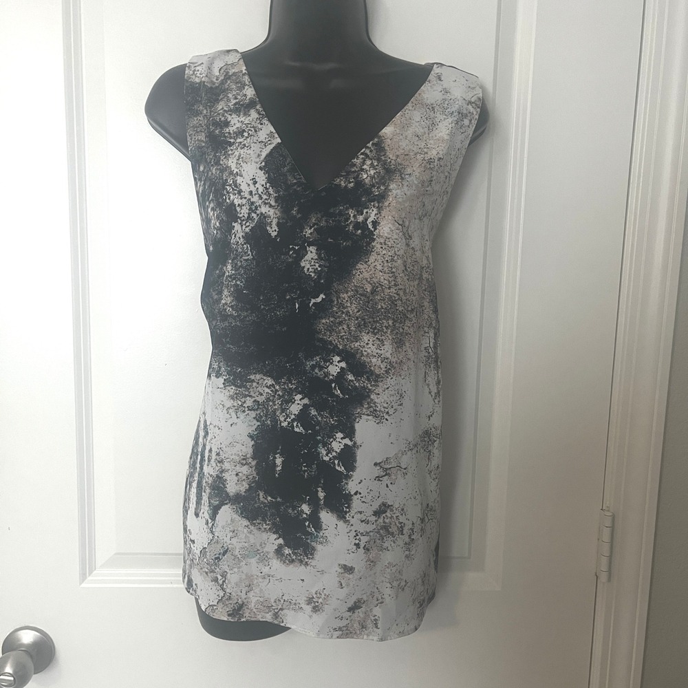 Women's Marble Print V-Neck Sleeveless Blouse Top 1X